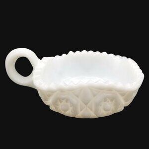 Fostoria Winburn Milk Glass Quilted Nappy Dish Sawtooth Scalloped Edge Starburst